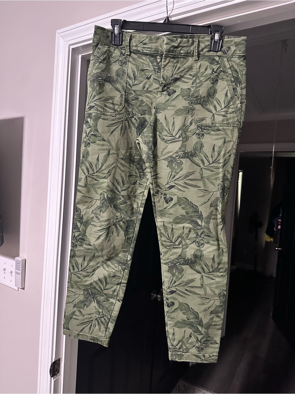 Old Navy Olive Green Tropical Print Pixie Pants
